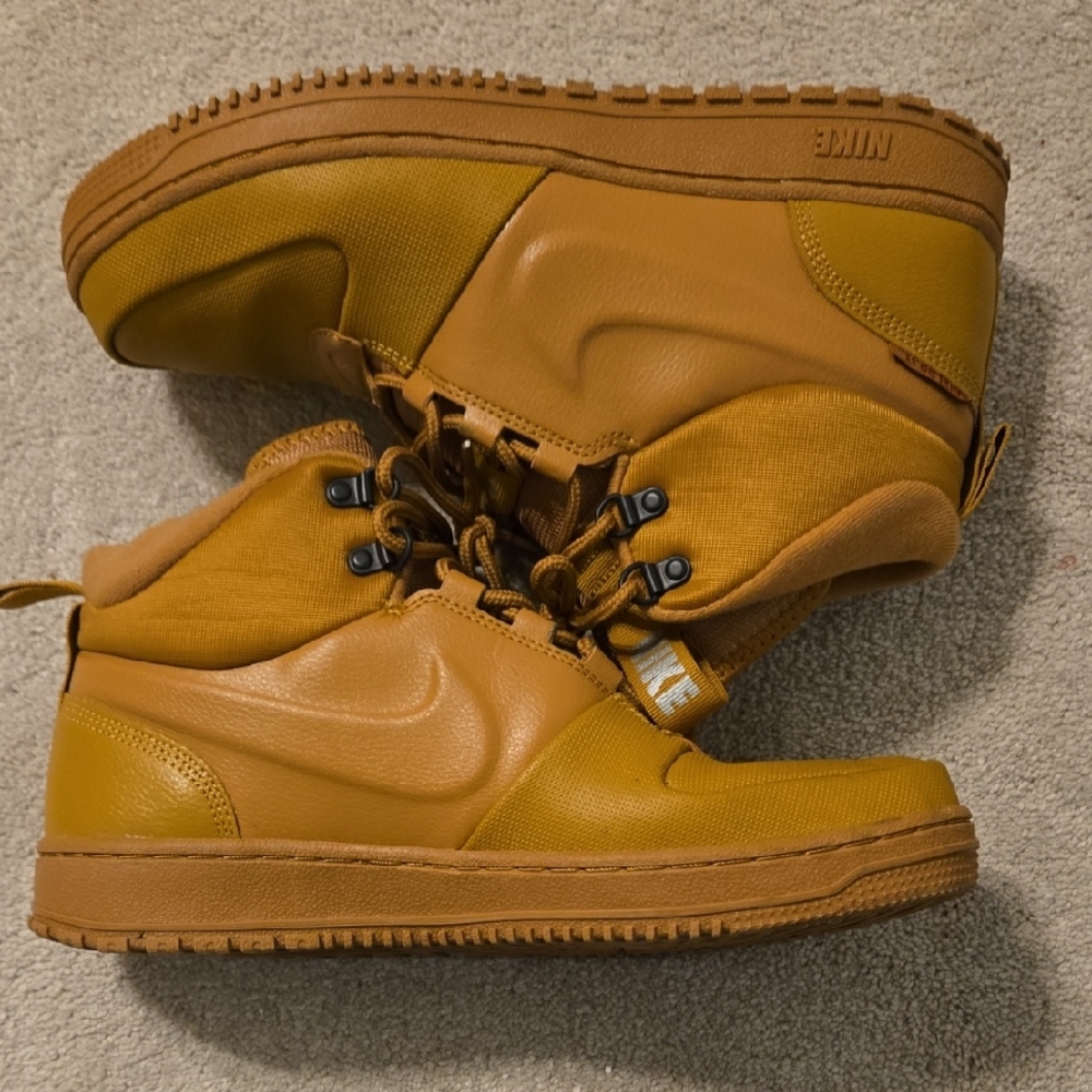 Nike Tan Mens High Tops Size 10
